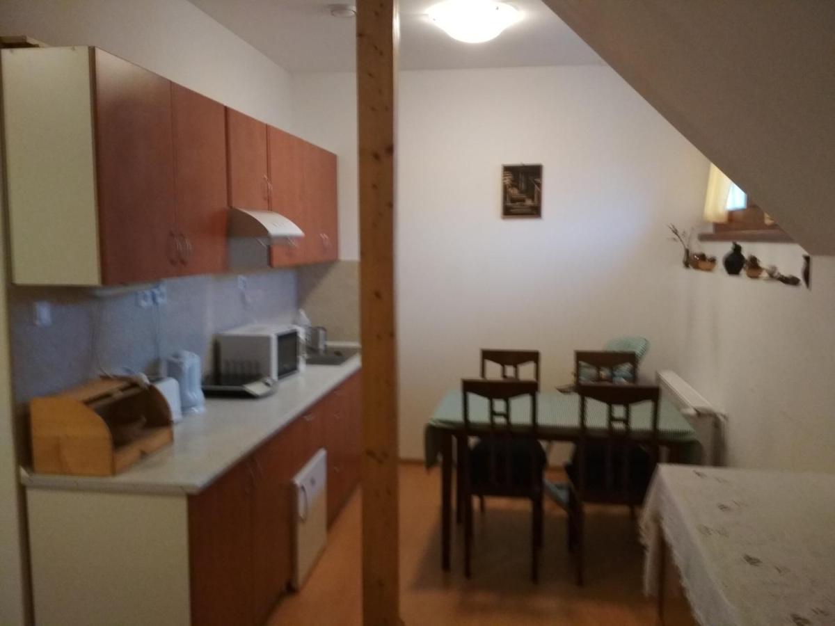 Julia Vendeghaz Apartment Tar Ngoại thất bức ảnh