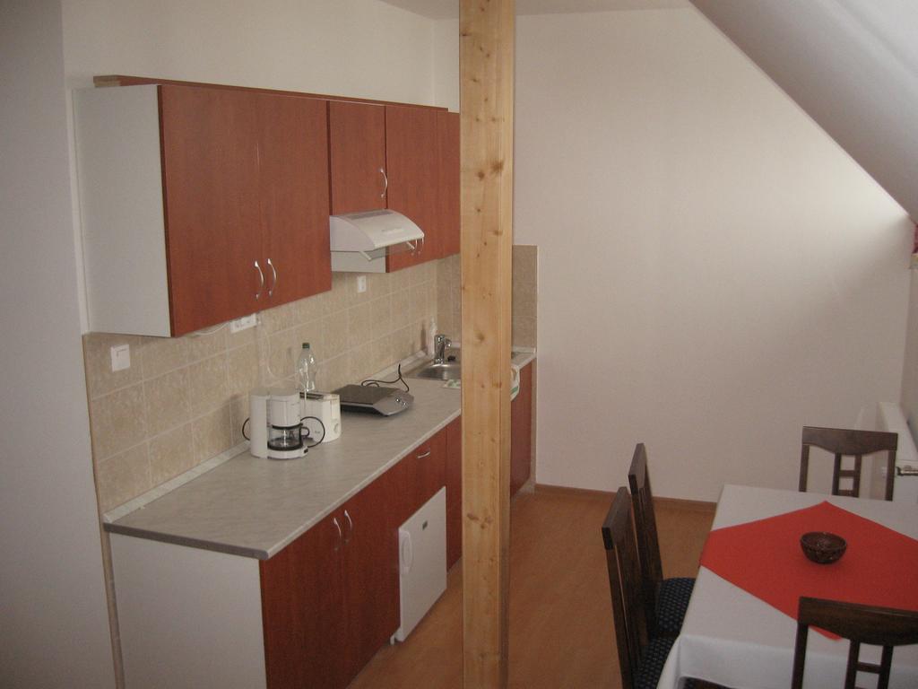 Julia Vendeghaz Apartment Tar Ngoại thất bức ảnh